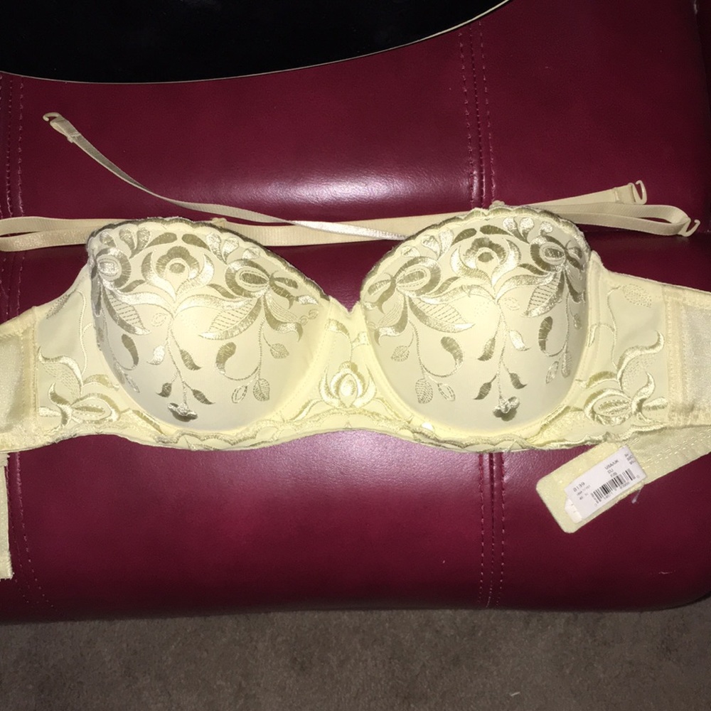 Strapless or with straps yellow bra 36C